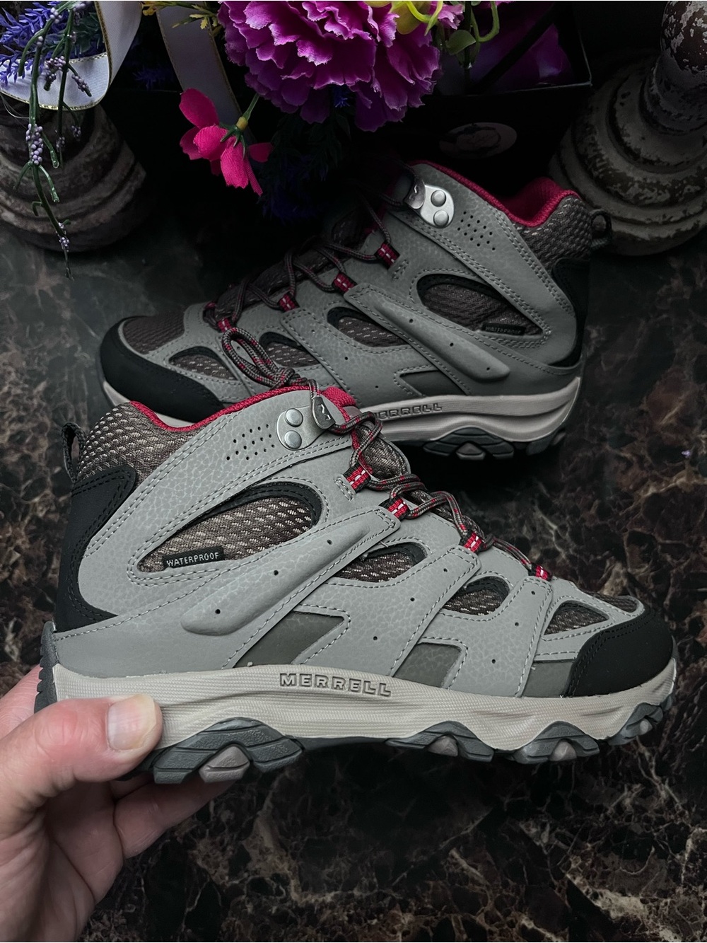 Merrell Moab 3
Waterproof/Hiking
Fall/Winter Boots
Size 5 Youth/6.5 Women